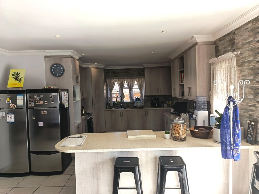 4 Bedroom Property for Sale in Dolphin Creek Golf Estate Western Cape